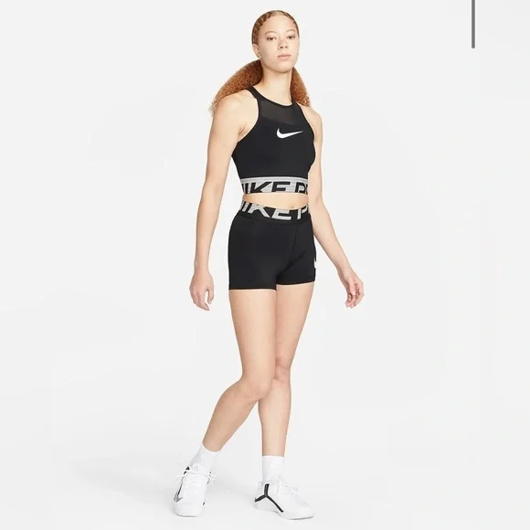 Nike Pro Dri-FIT
Women's Cropped Graphic Training Top - Picture 2 of 4